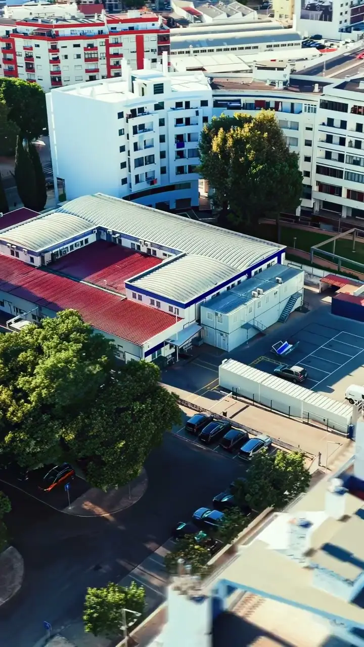 The Carl Zeiss factory in Setúbal seen from the air